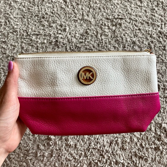 Michael Kors MK Pink and White Colorblock Leather Wristlet - Picture 2 of 4